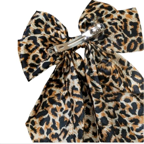 Leopard Print Hair Bow - Picture 3 of 3
